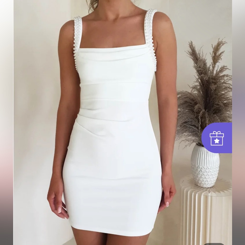 sthcute mini white dress